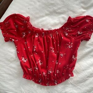H&M red floral cropped top with ruffled neck, sleeves and gathered bottom. XS